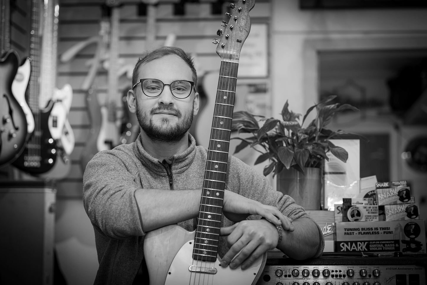 (JUNE) Thursdays Guitar Lessons in Pembroke for under 18s 4 Week Course (2)